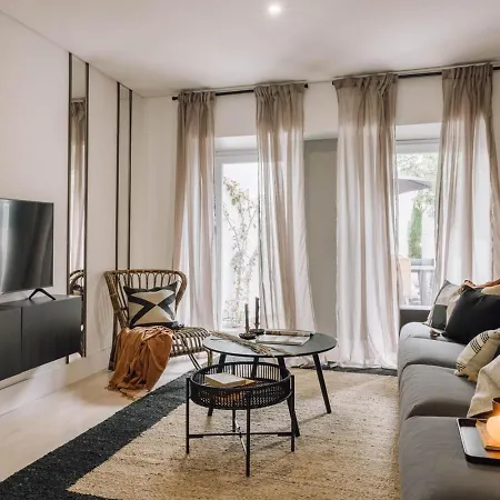 Djurab - 2 Bedrooms Duplex In Campo De Ourique Appartement