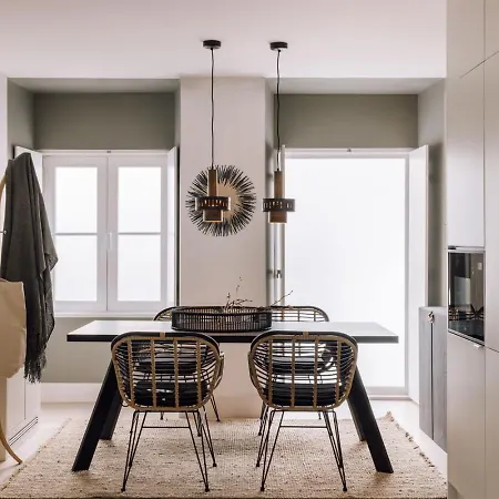 Djurab - 2 Bedrooms Duplex In Campo De Ourique Appartement *